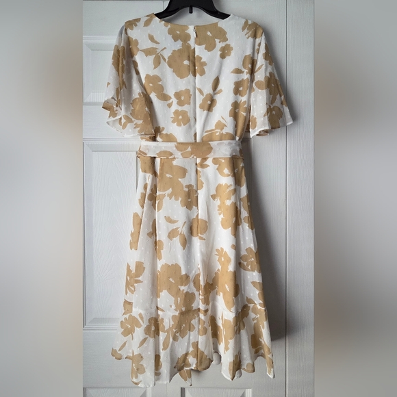 DKNY Printed Swiss Dot Fit & Flare Dress Size 14. Like new. - Picture 10 of 16